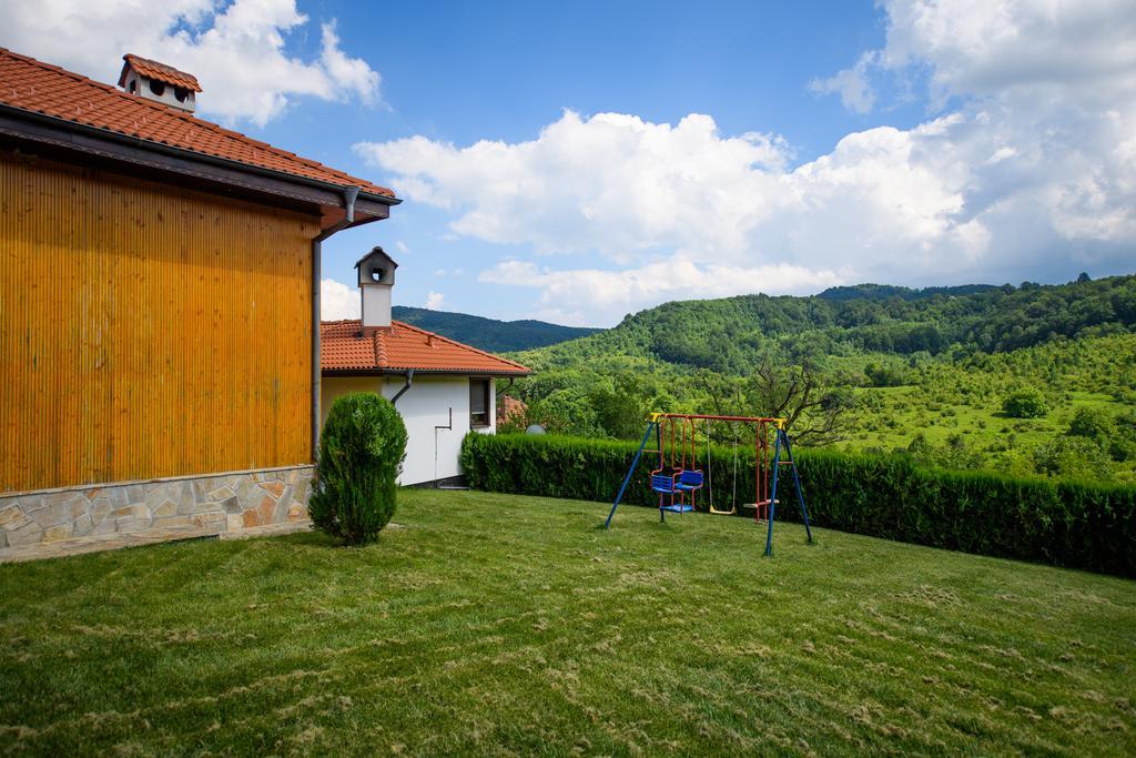 Sinabovite Houses Ξενοδοχείο Badevtsi Εξωτερικό φωτογραφία